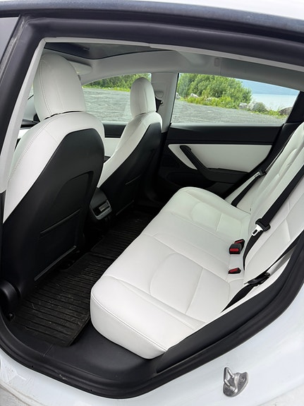Tesla Model 3 7 of 13