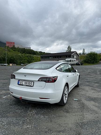 Tesla Model 3 4 of 13