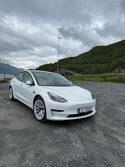 Tesla Model 3 2 of 13