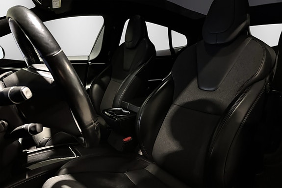 Tesla Model S 17 of 30
