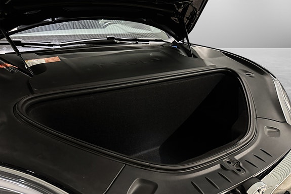 Tesla Model S 25 of 30