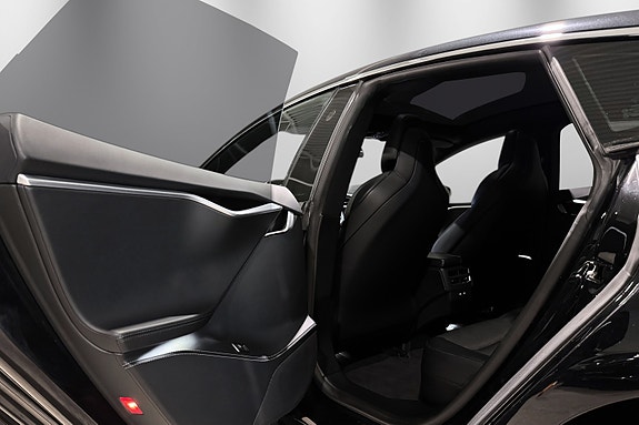 Tesla Model S 20 of 30