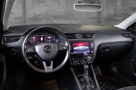 Skoda Octavia Scout 7 of 23
