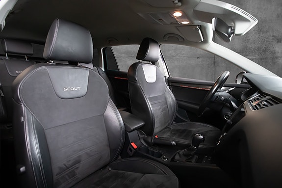 Skoda Octavia Scout 10 of 23