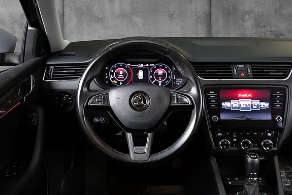 Skoda Octavia Scout 9 of 23