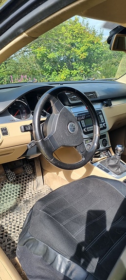 Volkswagen Passat 14 of 16