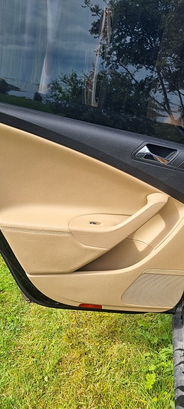 Volkswagen Passat 10 of 16