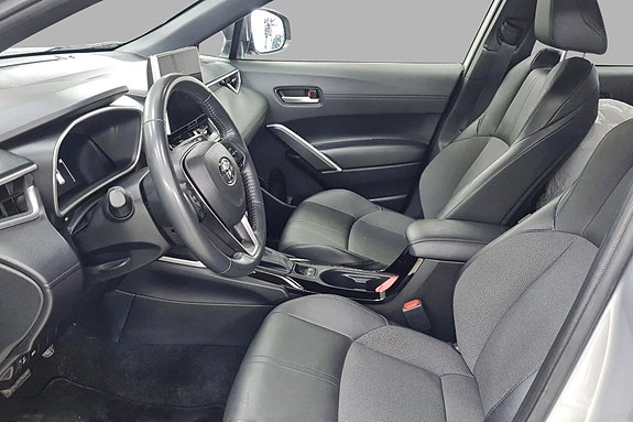 Toyota Corolla Cross 4 of 5