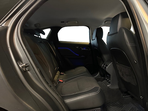 Jaguar F-PACE 28 of 30