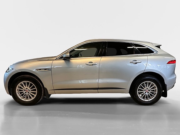 Jaguar F-PACE 4 of 30