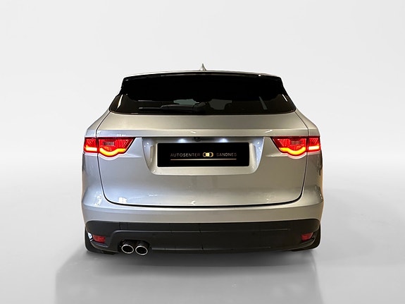Jaguar F-PACE 6 of 30