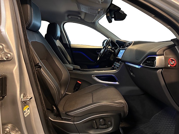 Jaguar F-PACE 29 of 30
