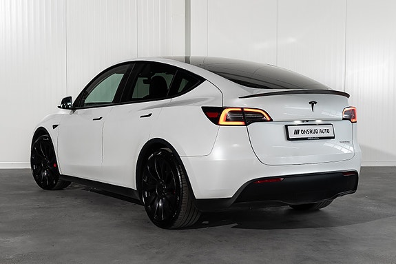 Tesla Model Y 3 of 24
