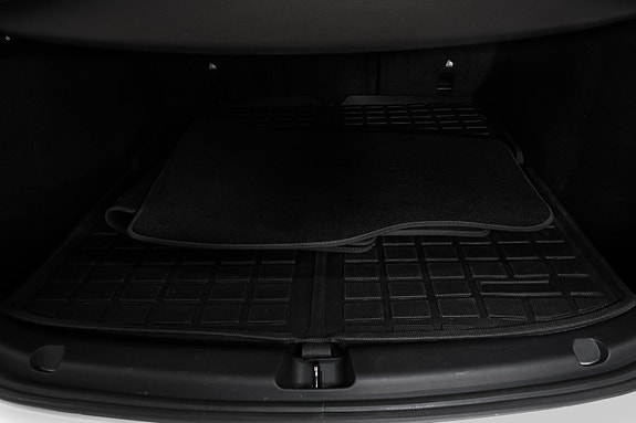 Tesla Model Y 13 of 24