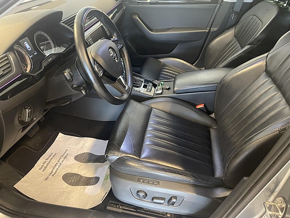 Skoda Superb 9 of 30