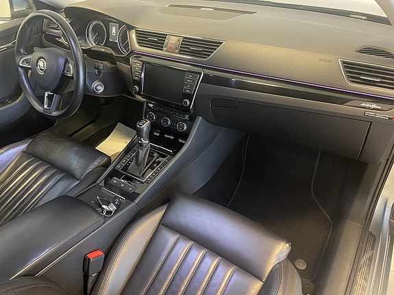 Skoda Superb 13 of 30