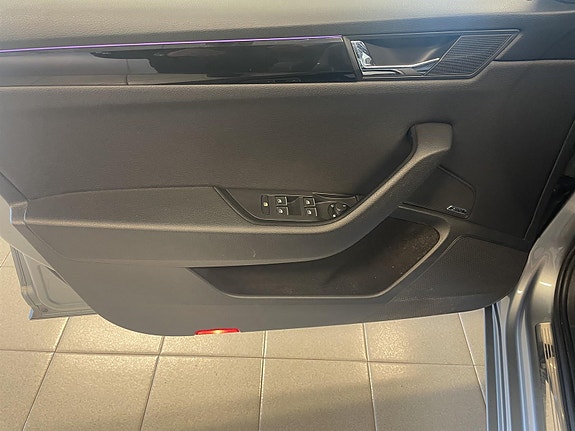 Skoda Superb 21 of 30