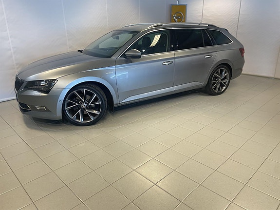 Skoda Superb 7 of 30