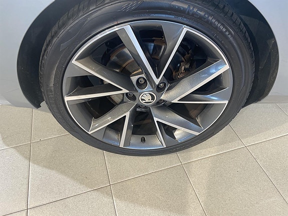 Skoda Superb 29 of 30