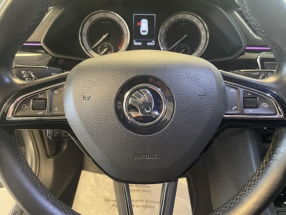Skoda Superb 14 of 30