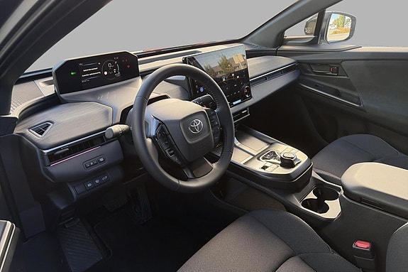Toyota C-HR+ 10 of 22