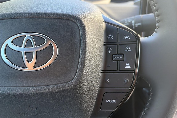 Toyota C-HR+ 15 of 22