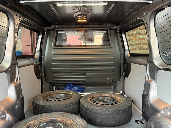 Opel Vivaro 22 of 30