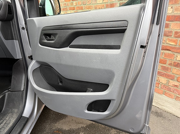 Opel Vivaro 30 of 30