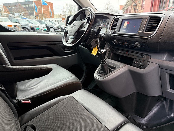 Opel Vivaro 25 of 30