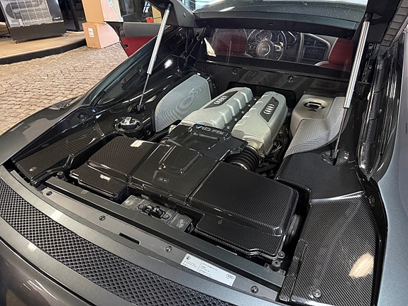 Audi R8 7 of 14