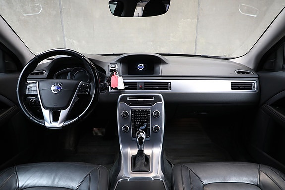 Volvo V70 15 of 29