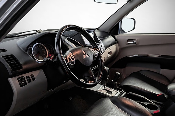 Mitsubishi L200 12 of 24