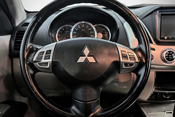 Mitsubishi L200 14 of 24