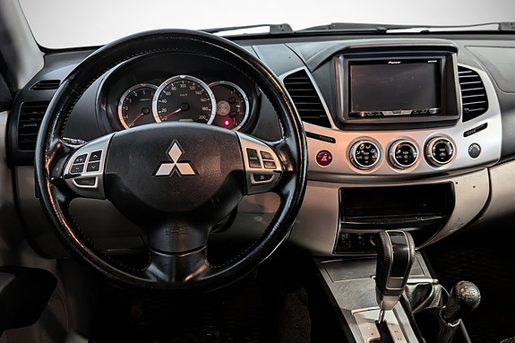 Mitsubishi L200 13 of 24