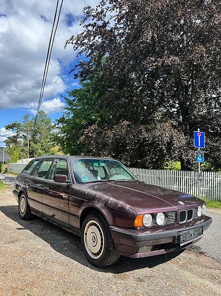 BMW 525iX 2 of 30
