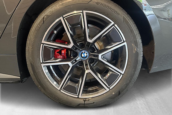 BMW i4 5 of 15