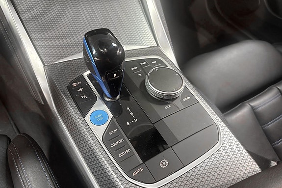 BMW i4 13 of 15
