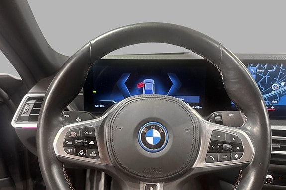 BMW i4 9 of 15