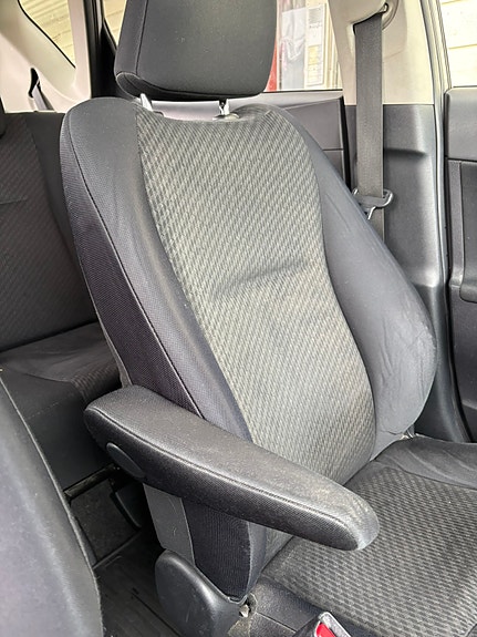 Toyota Verso-S 28 of 30