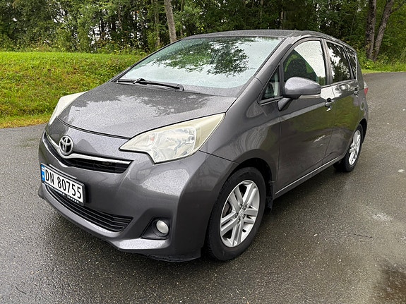 Toyota Verso-S 4 of 30