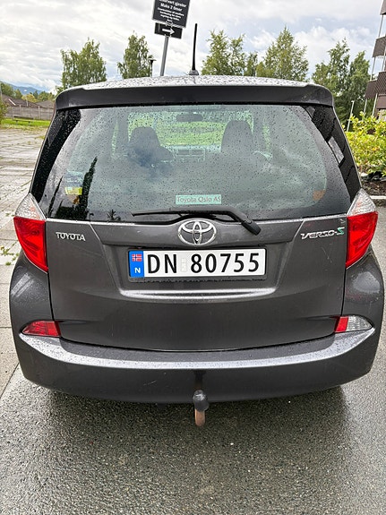 Toyota Verso-S 25 of 30