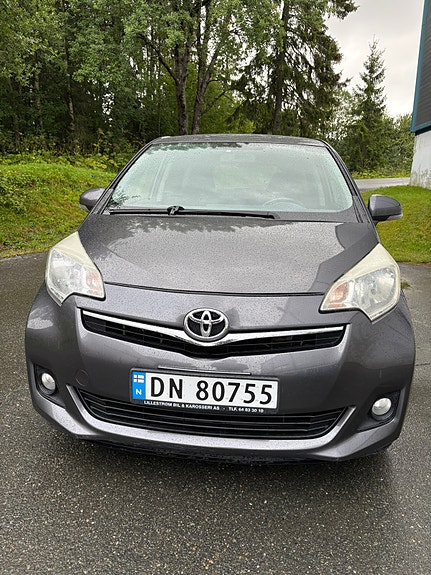 Toyota Verso-S 3 of 30