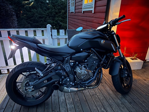 Yamaha MT-07 2 of 16