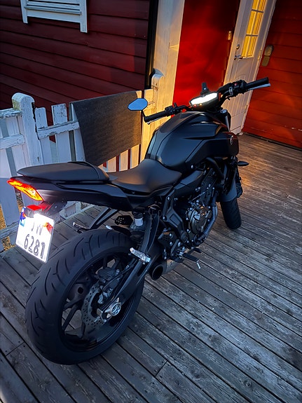Yamaha MT-07 3 of 16