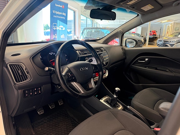 Kia Rio 8 of 9