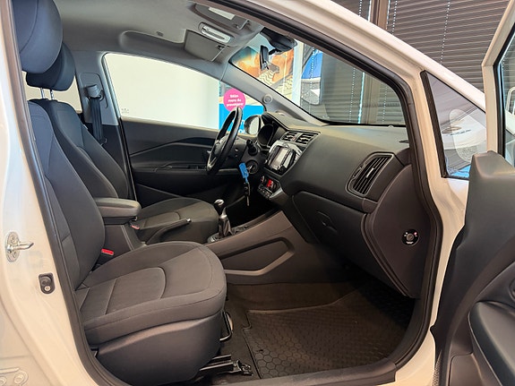 Kia Rio 9 of 9