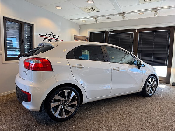 Kia Rio 5 of 9