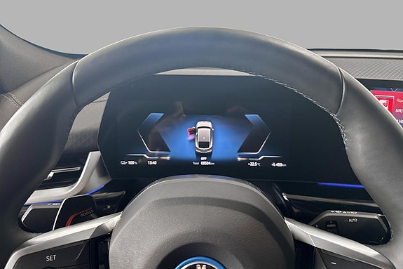 BMW iX2 7 of 15