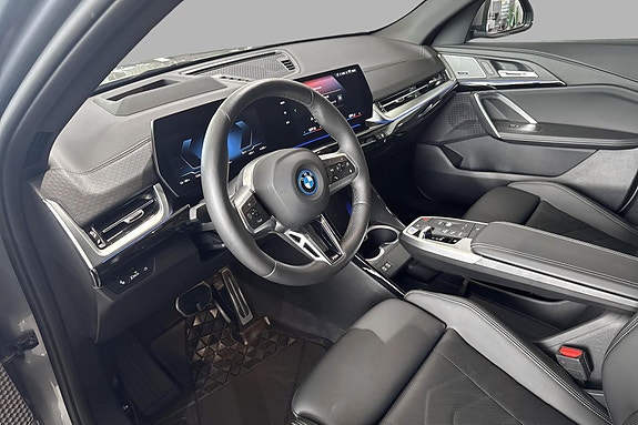 BMW iX2 5 of 15