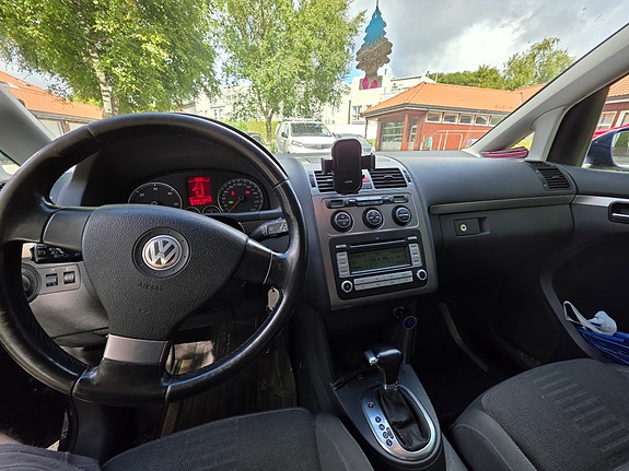 Volkswagen Touran 6 of 10